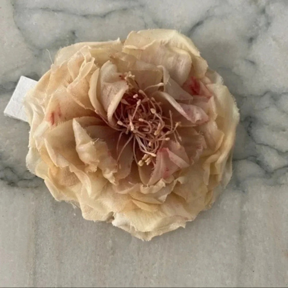 Gucci Brooch Pin Accesorie NWOT B532 - Picture 1 of 2